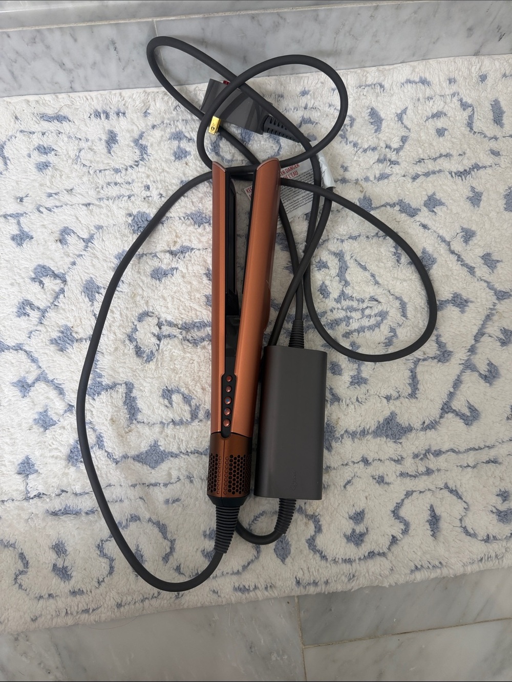 Dyson Airstrait Ceramic Hair Straightener with Heat Controls LIKE NEW NO CASE
